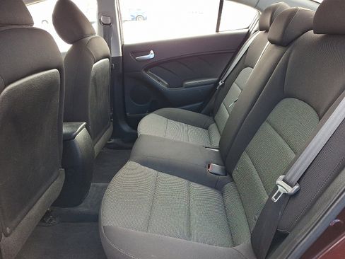 Used 2018 Kia Forte LX image 10