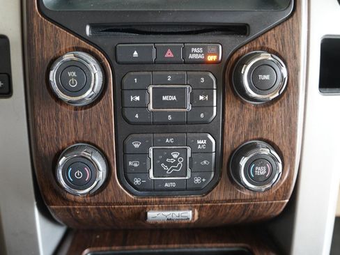 Used 2013 Ford F150 Lariat w/ Luxury Equipment Group image 20