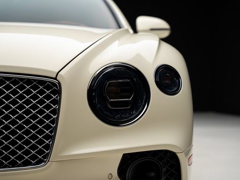 Used 2023 Bentley Continental GT Azure AWD/4WD image 10