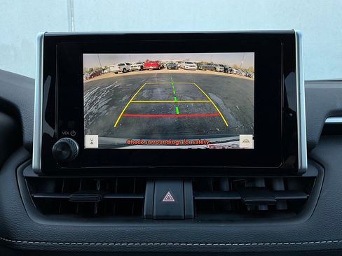 Used 2025 Toyota RAV4 XLE image 32