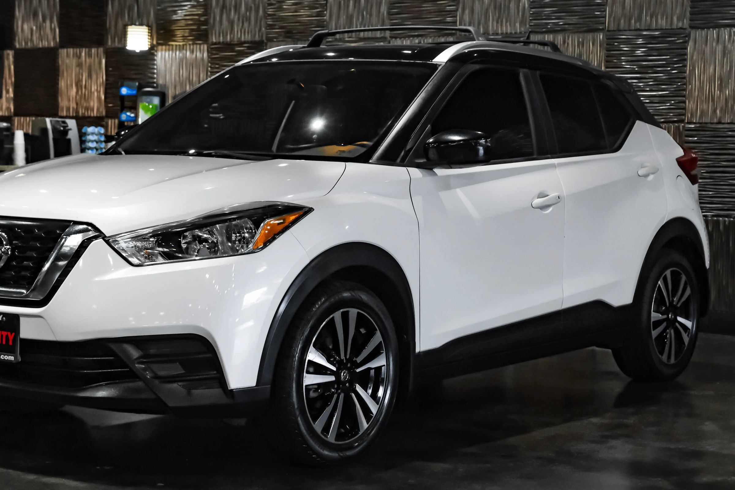 Used 2018 Nissan Kicks SV FWD image 8