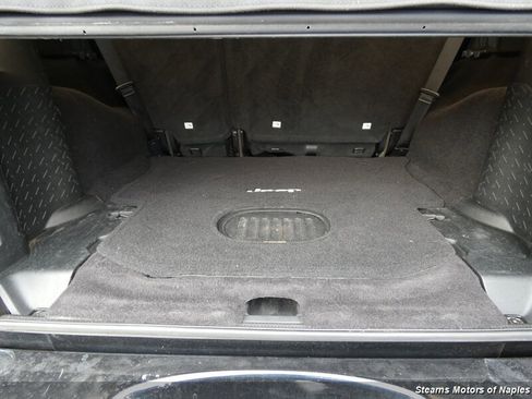 Used 2017 Jeep Wrangler Unlimited Sahara w/ Connectivity Group image 14