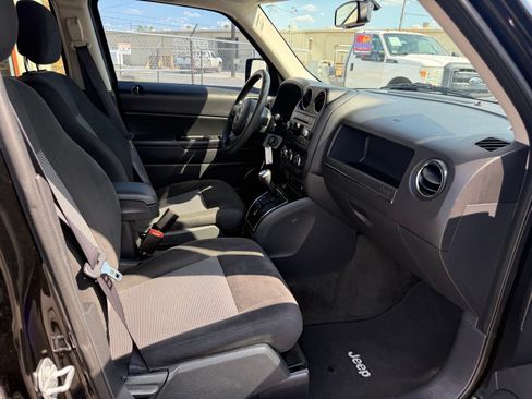 Used 2017 Jeep Patriot Sport w/ Power Value Group FWD image 14