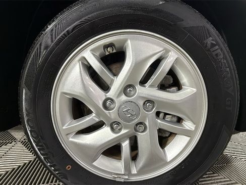 Used 2022 Hyundai Venue SE image 36