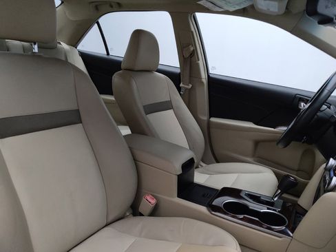 Used 2014 Toyota Camry XLE w/ Leather Package image 21