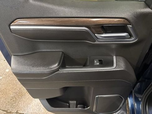 Used 2022 Chevrolet Silverado 1500 LT AWD/4WD image 20