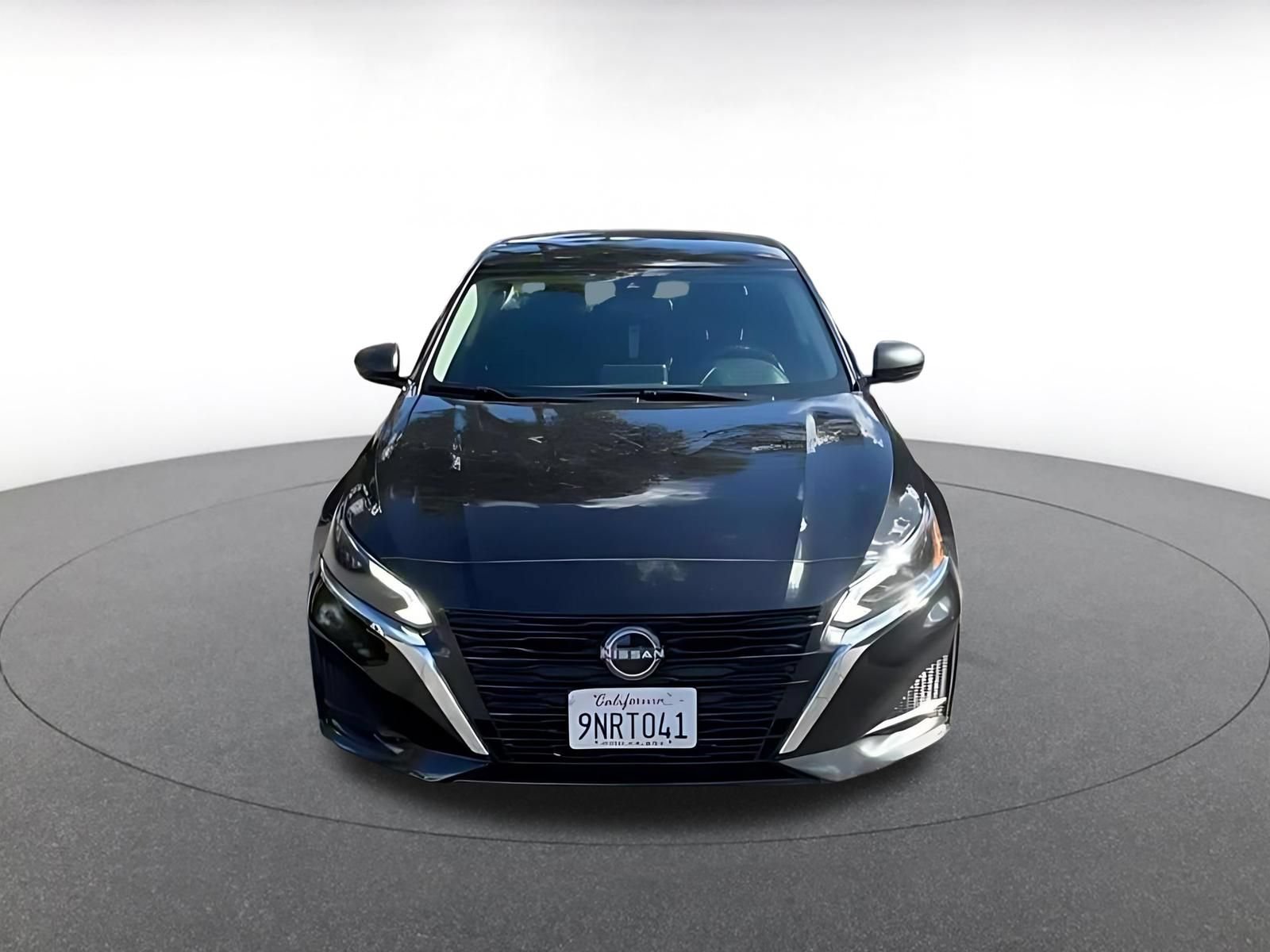 Used 2025 Nissan Altima 2.5 SV FWD image 4