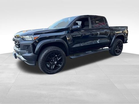 Used 2024 Chevrolet Colorado Trail Boss w/ Technology Package AWD/4WD image 1