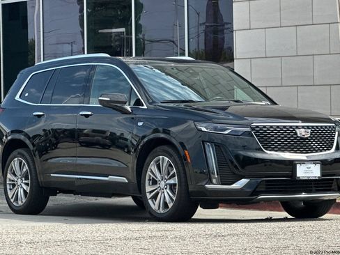 Used 2023 Cadillac XT6 Premium Luxury FWD image 1