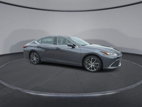 Used 2025 Lexus ES 350 w/ Premium Package FWD image 2