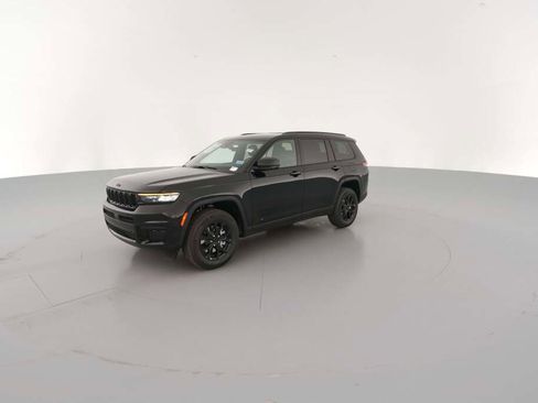 New 2025 Jeep Grand Cherokee L Laredo image 4