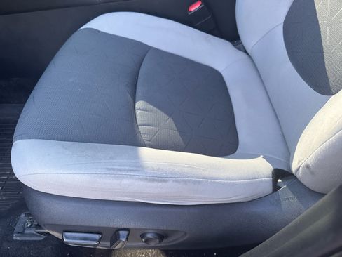 Used 2019 Toyota RAV4 XLE w/ Convenience Package AWD/4WD image 7