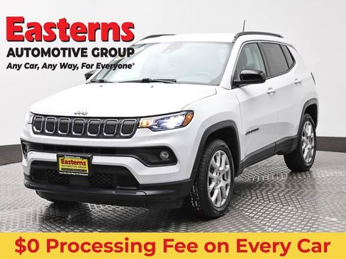 Used 2022 Jeep Compass Latitude AWD/4WD image 1