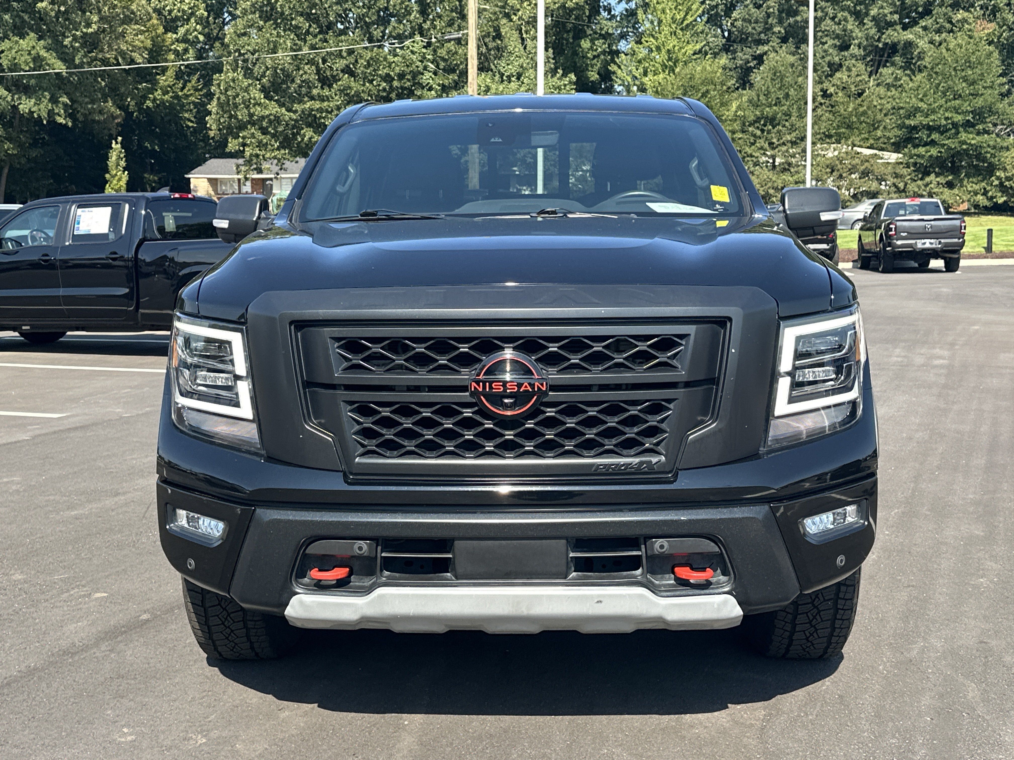 Used 2024 Nissan Titan PRO-4X w/ Pro-4x Convenience Package AWD/4WD image 3