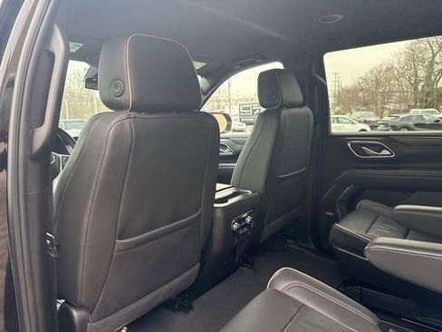 Used 2024 GMC Yukon SLT image 10