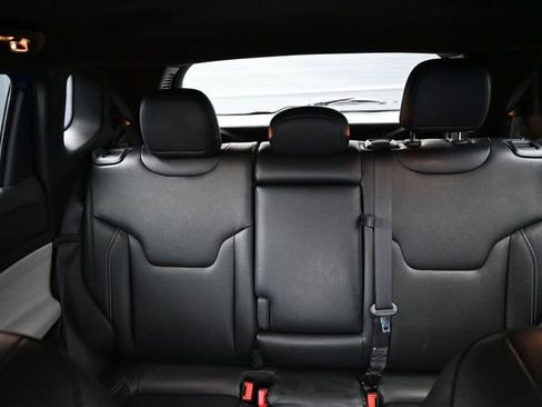 Used 2025 Jeep Compass Limited AWD/4WD image 37