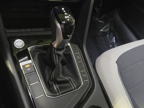 Certified 2026 Volkswagen Taos SE FWD image 18