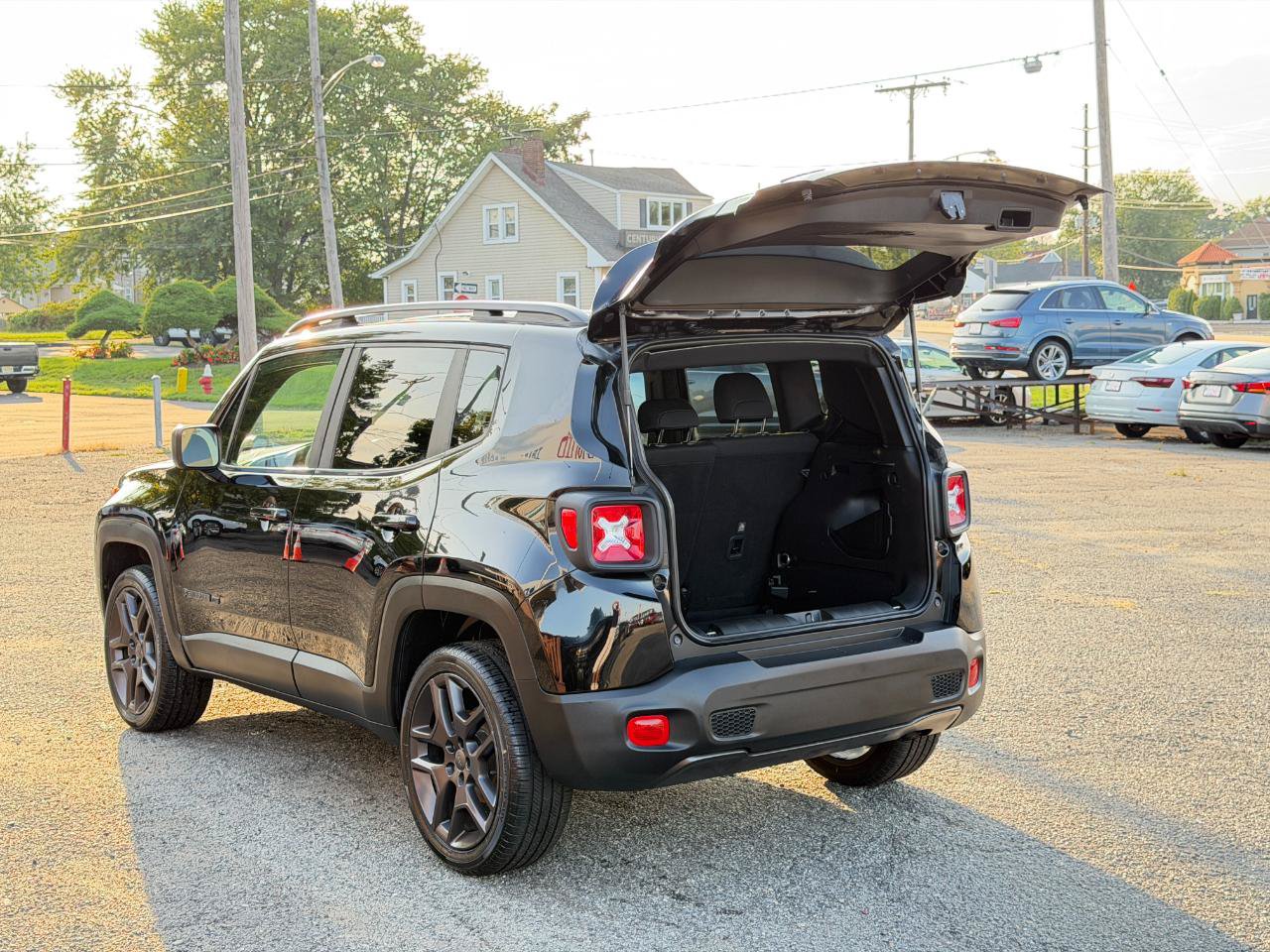 Used 2021 Jeep Renegade Latitude AWD/4WD image 31