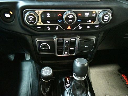 Used 2022 Jeep Wrangler Unlimited Sahara image 60