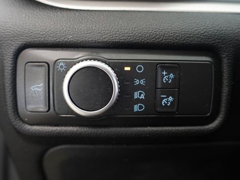 Used 2021 Ford Explorer XLT RWD image 24