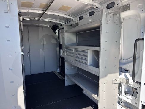 Used 2023 Ford Transit 250 Medium Roof w/ Upfitter Package RWD image 39