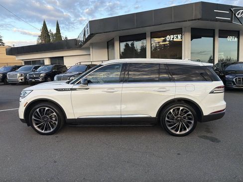 Used 2021 Lincoln Aviator Reserve w/ Equipment Group 201A AWD/4WD image 2