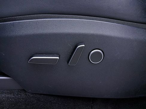 Used 2023 Tesla Model Y Long Range AWD/4WD image 18