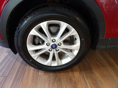 Used 2019 Ford Escape SE image 10