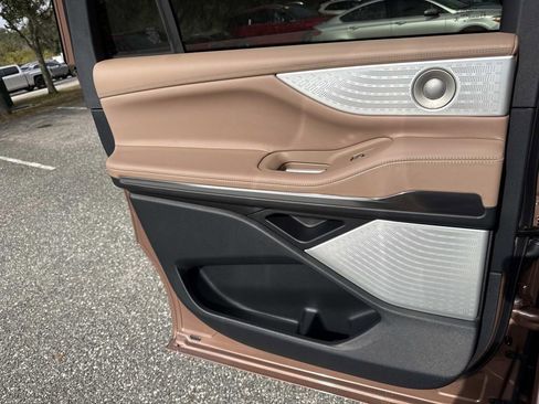 New 2025 Lincoln Navigator L Black Label image 15