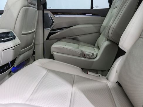 Used 2025 Cadillac Escalade Sport Platinum w/ LPO, Floor Liner Package AWD/4WD image 19