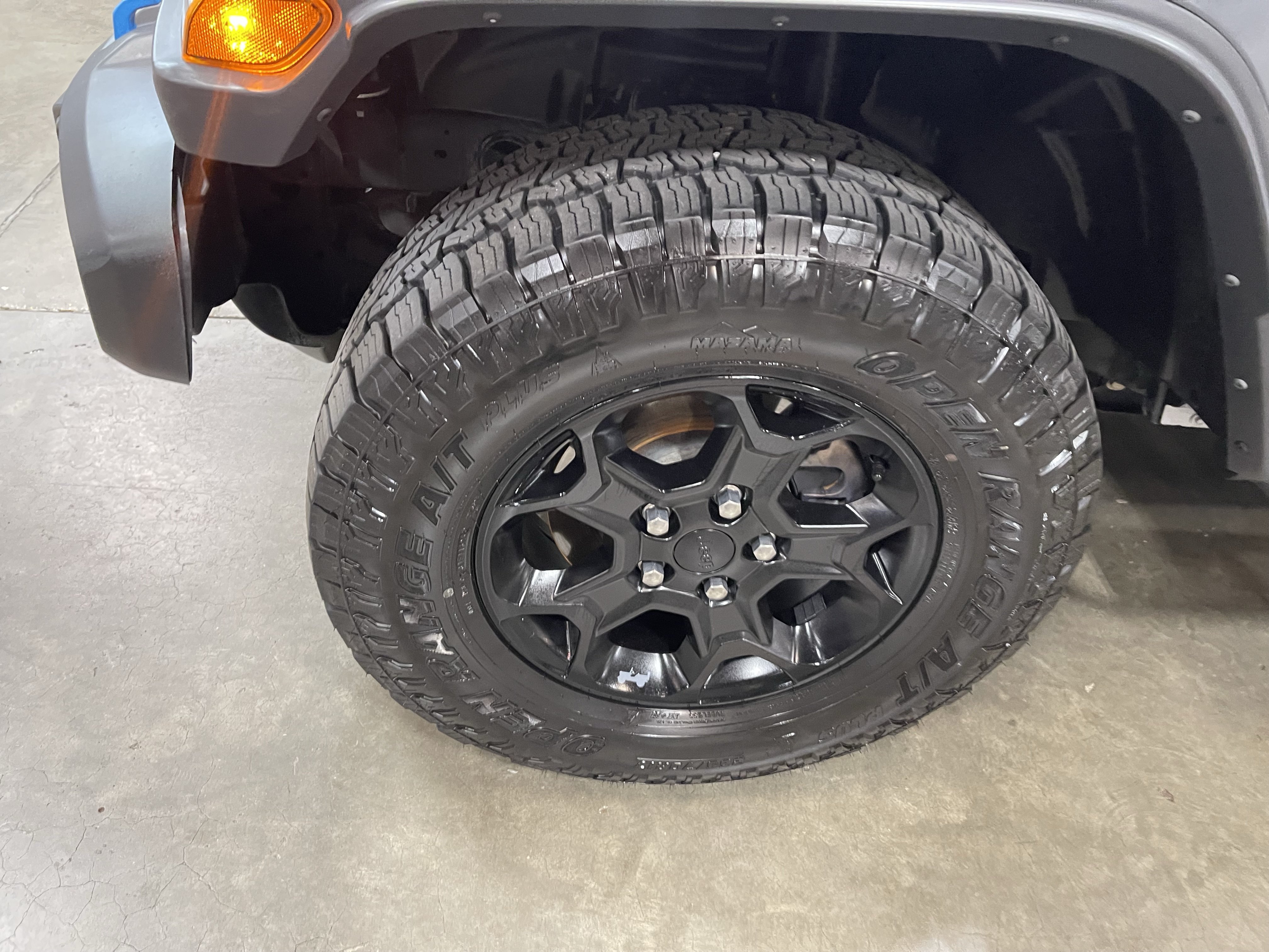 Used 2023 Jeep Wrangler Unlimited AWD/4WD image 9