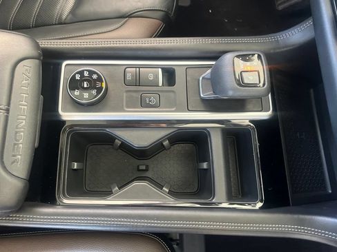 Used 2022 Nissan Pathfinder Platinum AWD/4WD image 26