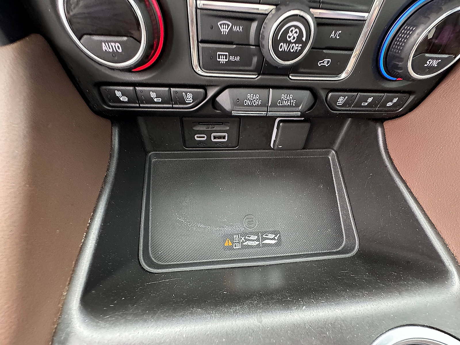 Certified 2021 Chevrolet Tahoe High Country AWD/4WD image 13