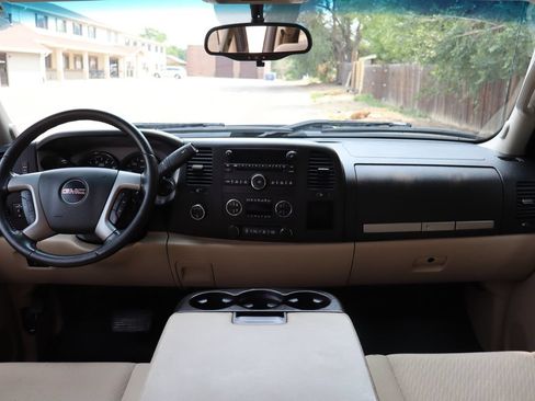 Used 2011 GMC Sierra 2500 SLE w/ SLE Preferred Package AWD/4WD image 16