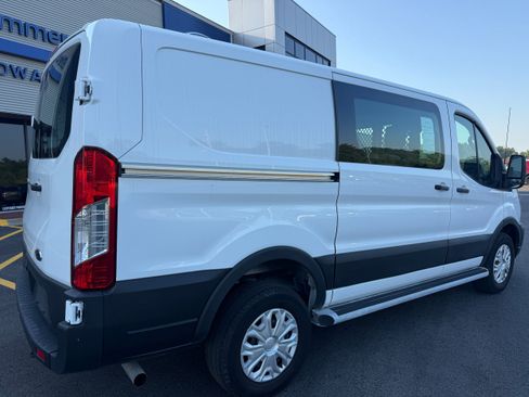 Used 2024 Ford Transit 250 Low Roof w/ Exterior Upgrade Package RWD image 8