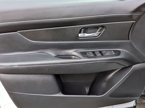 Used 2025 Nissan Murano SV AWD/4WD image 9