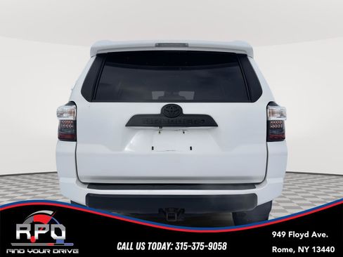 Used 2017 Toyota 4Runner TRD Off-Road image 4