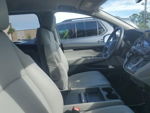 Used 2023 Honda Odyssey Touring image 10