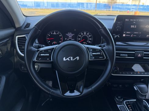Used 2023 Kia Seltos S image 28