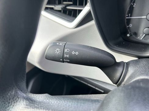 Used 2025 Toyota Corolla LE w/ Convenience Package FWD image 22