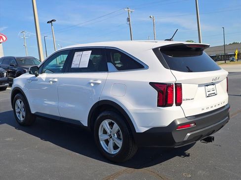 Used 2022 Kia Sorento LX FWD image 5