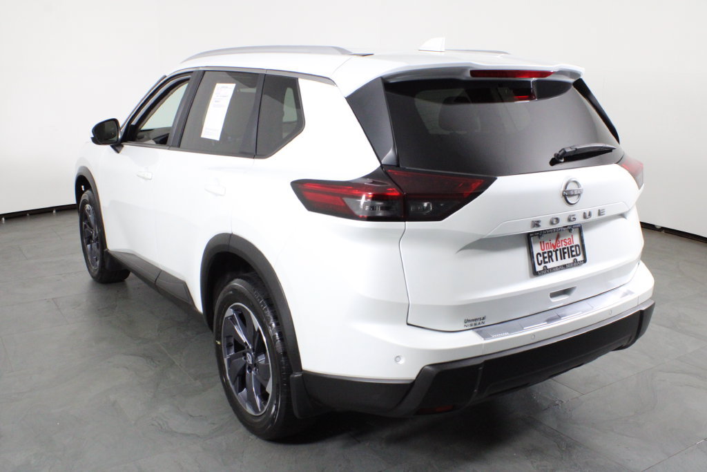 Certified 2025 Nissan Rogue SV w/ SV Premium Package FWD image 16
