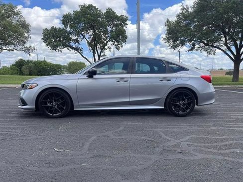 Used 2022 Honda Civic Sport image 3