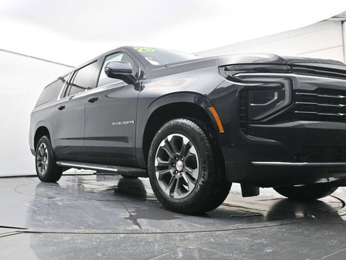 New 2026 Chevrolet Suburban LT w/ Comfort Package image 16