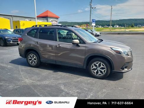 Used 2024 Subaru Forester Premium AWD/4WD image 6