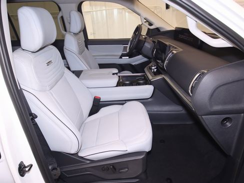 New 2025 Ford Expedition Platinum w/ Platinum Ultimate Package image 18