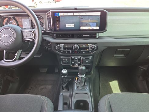 Used 2024 Jeep Gladiator Sport image 23