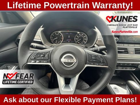 Used 2025 Nissan Altima 2.5 SV FWD image 17