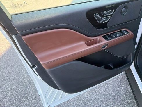 Used 2025 Lincoln Aviator Reserve w/ Illumination Package RWD image 13