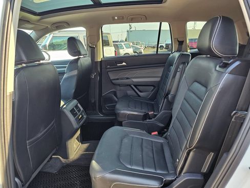 Used 2022 Volkswagen Atlas SEL Premium AWD/4WD image 17